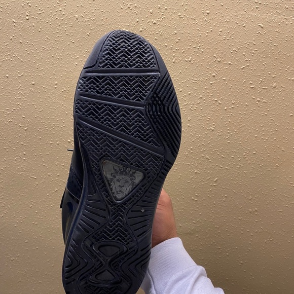 Lebron 8 lows - Picture 4 of 8